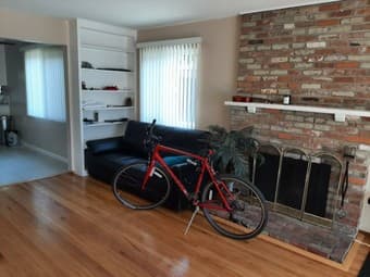 BEAUTIFUL MASTER ROOM AVAILABLE, LOTS OF SPACE 4