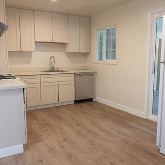 3b/2b Fully Remodeled Single Family Home 3