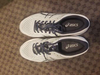 Asics Size 11 Men's shoes (almost new) 3