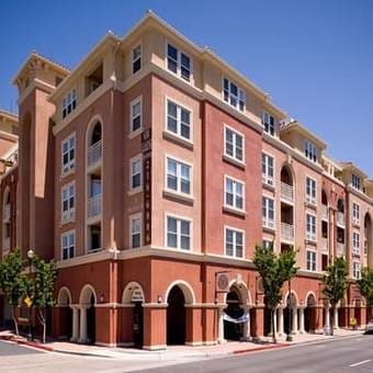 Private room and bathroom with walk-in closet in 2B2B----Female only 1