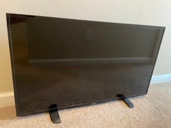 40 inch Insignia LED tv 1