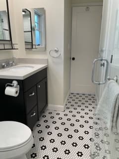 Downtown Sunnyvale 1BR Cottage Available September 4 3