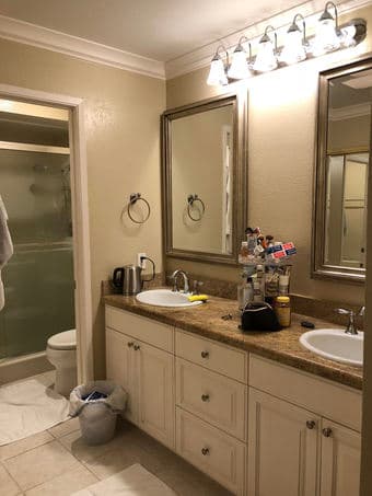 Large Furnished Master Suite in Cozy 4BR/3BA RWC House [Female Only] 3