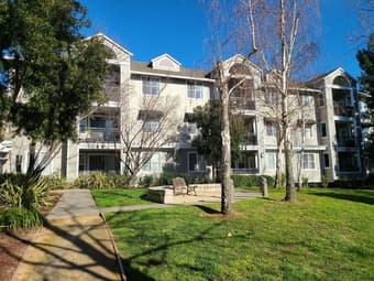 2 Bedroom 2 Bath Condo Available Now! 1