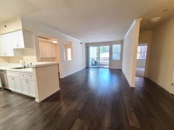 2 Bedroom 2 Bath Condo Available Now! 3