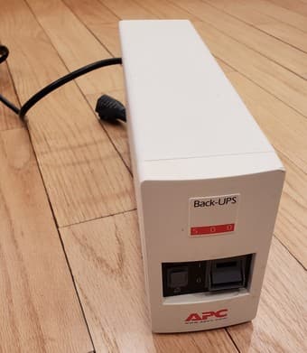 APC Back-UPS 500 beige, Uninterruptible Power Supply 1