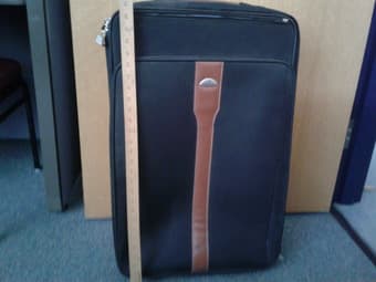 SELL: check-in suitcase 1