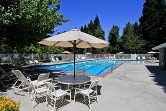 Furnished 3 bed / 2.5 bath 1840 sq.ft house in Redwood City gated comm 4