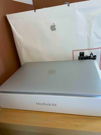 2020 13-inch MacBook Air - Silver w/ AppleCare+ through 2023 3