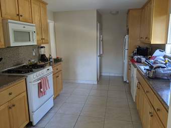 Large, bright 4BR/2.5 bath with balcony in Menlo Park - $5,500/month 4