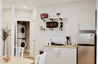 Elegant, brand new & modern 1 BR unit, 15 minutes from Campus 1