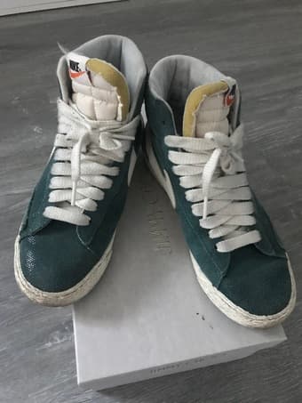 women size 5 NIKE BLZER 4