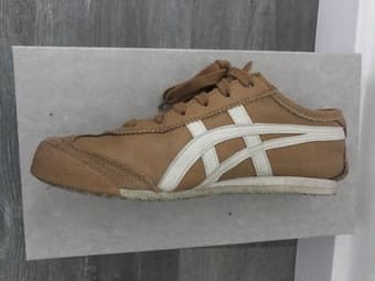 Women size 5 Onitsuka Tiger sneakers 2