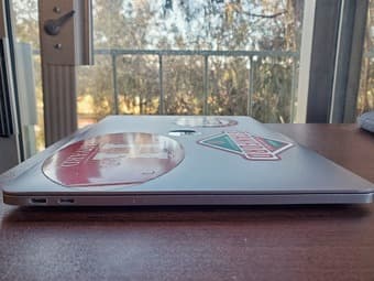 Perfectly functioning Macbook Pro 2018 3