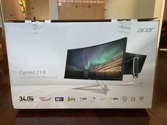 New in box 34" Acer XR Curved Gaming Monitor 3