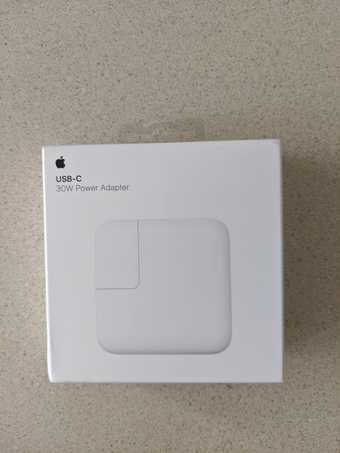 USB-C (NEW, sealed in original case from Apple) 1