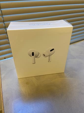 Sealed AirPods Pro with wireless charging case (Brand new) 1