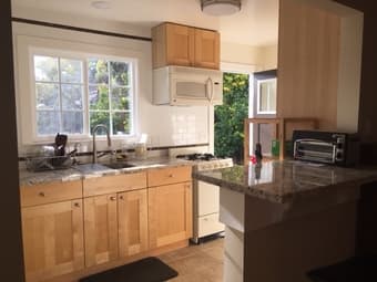 Furnished studio cottage for rent in Palo Alto 1