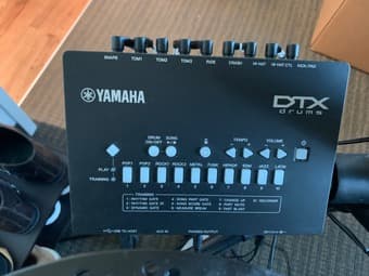 Yamaha DTX402K Electronic Drum Set 3