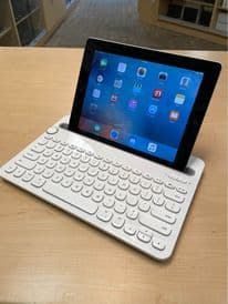 Apple iPad 2nd Generation 16gb+ Bluetooth Keyboard - same day instant 1