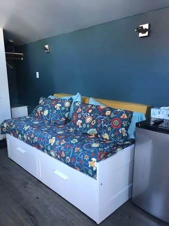 Adorable stand alone studio pool house with private entrance 3