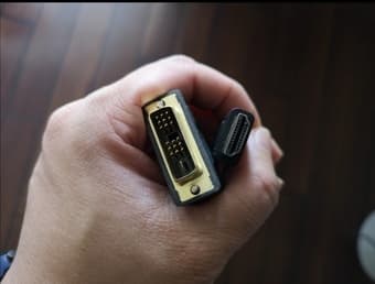 Monitor 23" Samsung S2333SW 4