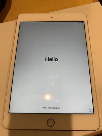 iPad Mini 4 - 32GB WiFi Excellent Condition 2