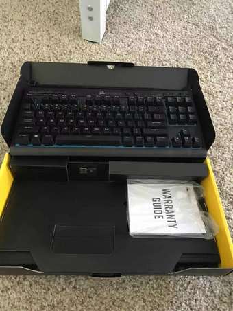 Corsair K63 wireless mechanical keyboard Cherry MX red--like new 1