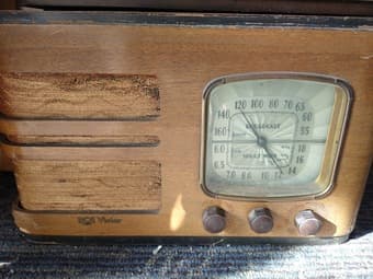 Vintage Radios and Record Players 1