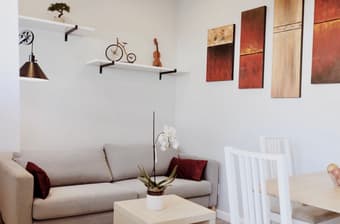 Elegant & brand new 1BR unit (5 miles away from campus) 2