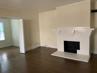 1 bedroom apartment located at the best possible location 2