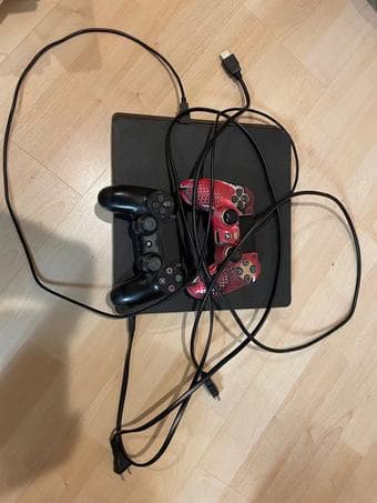 PS4 Game Console + 2 Controllers + HDMI Cable 1