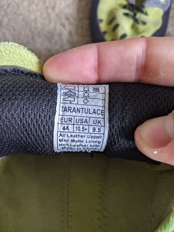 La Sportiva Tarantulace climbing shoes - EUR 44, US 10.5+, EU 9.5 2