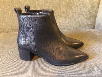 Brand New leather boots for women (size 5) 1
