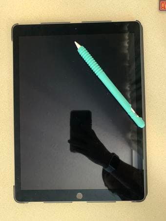 iPad Pro 12.9'' 256GB 2017 + apple pencil + iPad case + magic keyboard 4