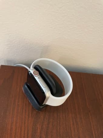 Like new Apple Watch S6 44mm GPS + Cellular w/ charging dock 2