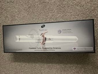 T3 TWIRL 360 Auto-rotating Curling Iron 1