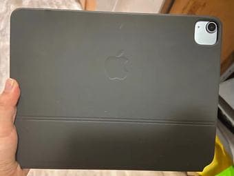 98% New Apple iPad Air 4 64G plus magic Keyboard 3