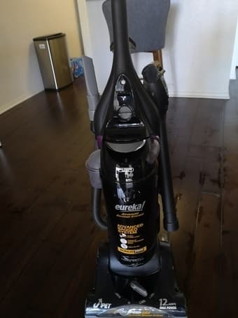 Eureka Vacuum cleaner with filter bags 1