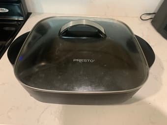 A pan for barbecue  and hot pot 1