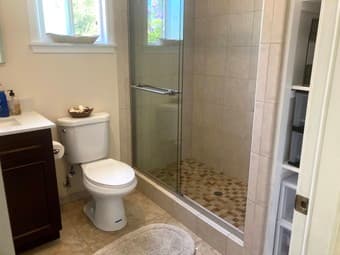 Studio or large master bedroom with private bath and private entrance 3