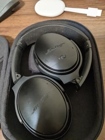 Barely used Bose QC 35 active noise cancelling headphones 1