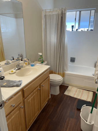 Bedroom and Private Bath in Spacious 2B2B Pet Friendly Apt - Mt View 4
