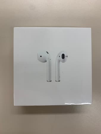 Apple Airpods 2 with charging case 1