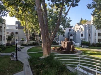 Room in beautiful 2br apartment in MTV 2