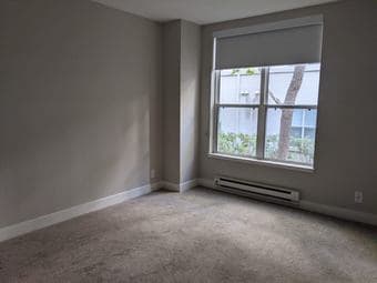 Room in beautiful 2br apartment in MTV 3