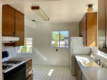 1100ft2 - Sunny 3 Bedroom/1Bath House, great neighborhood, large yard 3