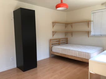 Palo Alto Extra-Large Bedroom with Private Entrance/Own Bath 1