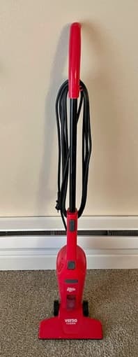 Dirt Devil Vacuum Cleaner ---Versa clean 1