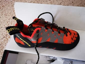 Brand New La Sportiva Men's Rock Climbing Shoes, size 7 1